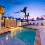 New Tropical Indulgence Sotto Del Sol 7Br By Bocobay