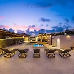 New Tropical Indulgence Sotto Del Sol 7Br By Bocobay