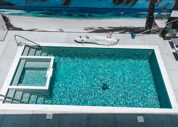 Gray Door Apartments - Adults Only