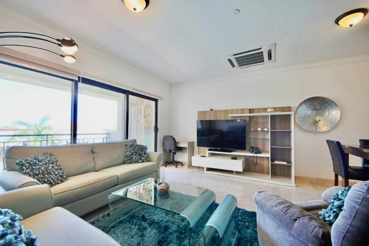 Aruba Stop By The Stop Club Apartment *