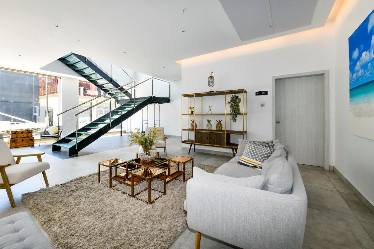 Stylish Luxury Condo, Location, Ocean View, Pool
