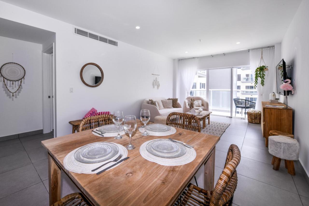 Stylish Luxury Condo, Location, Ocean View, Pool * Oranjestad