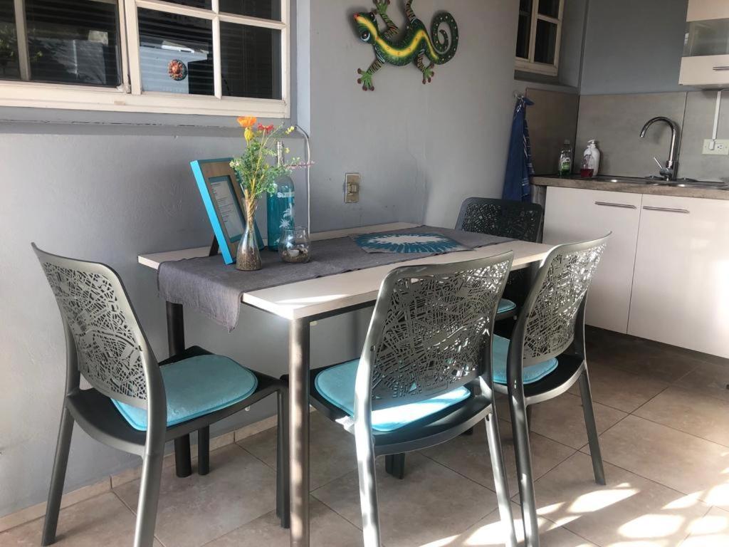 Palmhouse Aruba 1- 4 Persons *