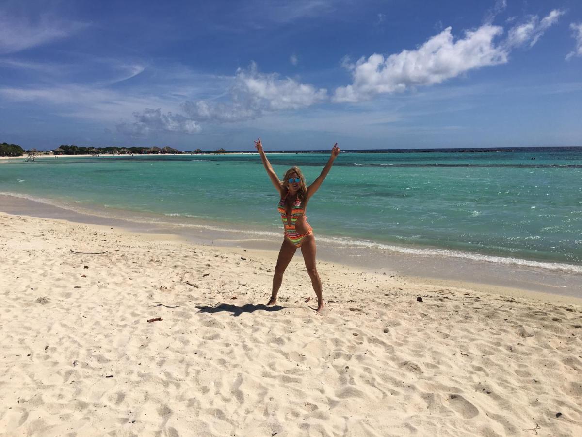 Yoyita Aruba Palm Beach