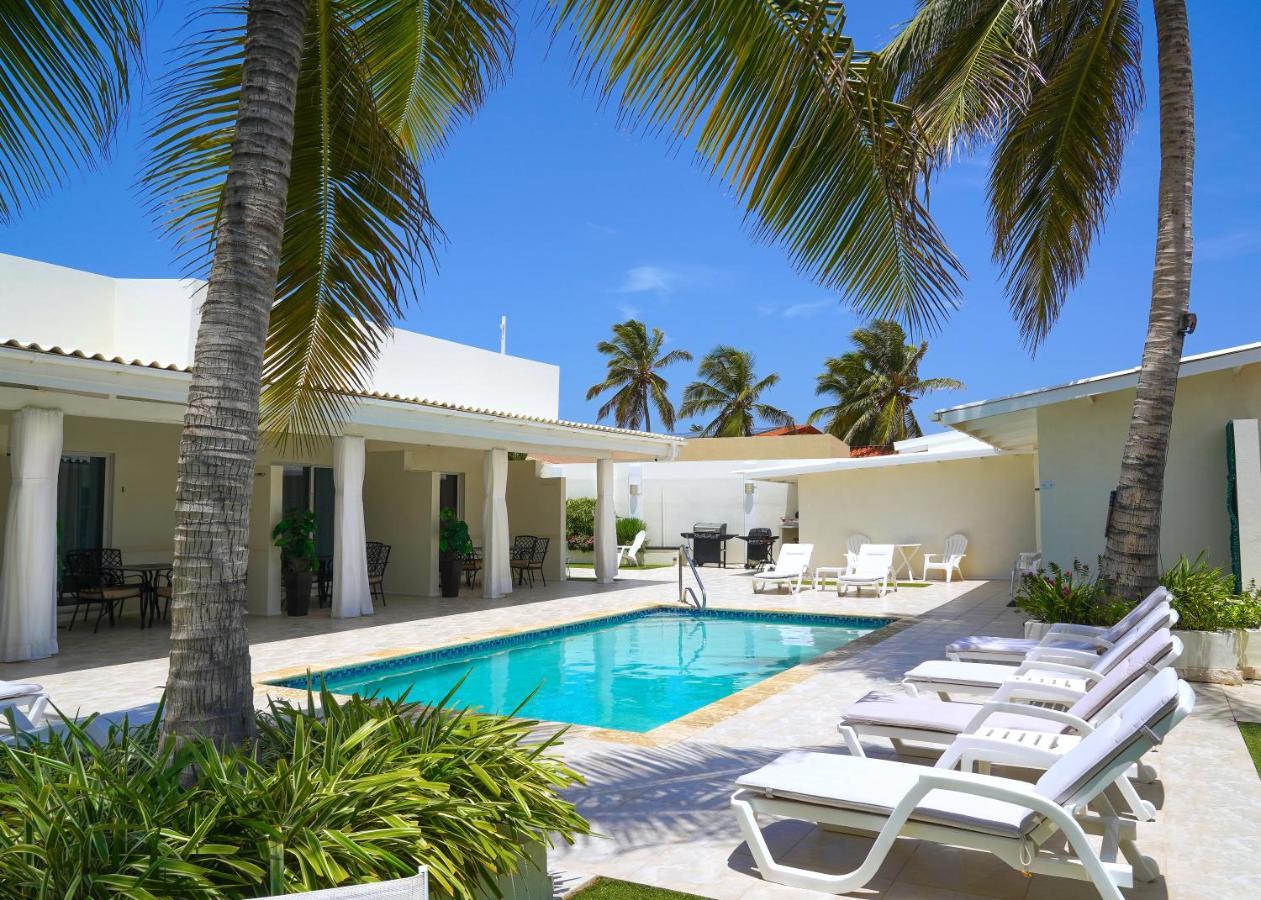 Yoyita Aruba Palm Beach