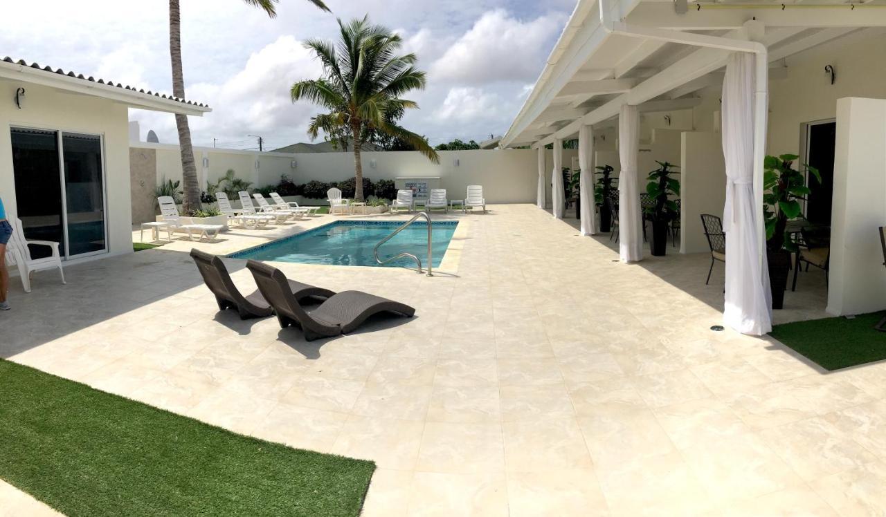 Yoyita Aruba Palm Beach