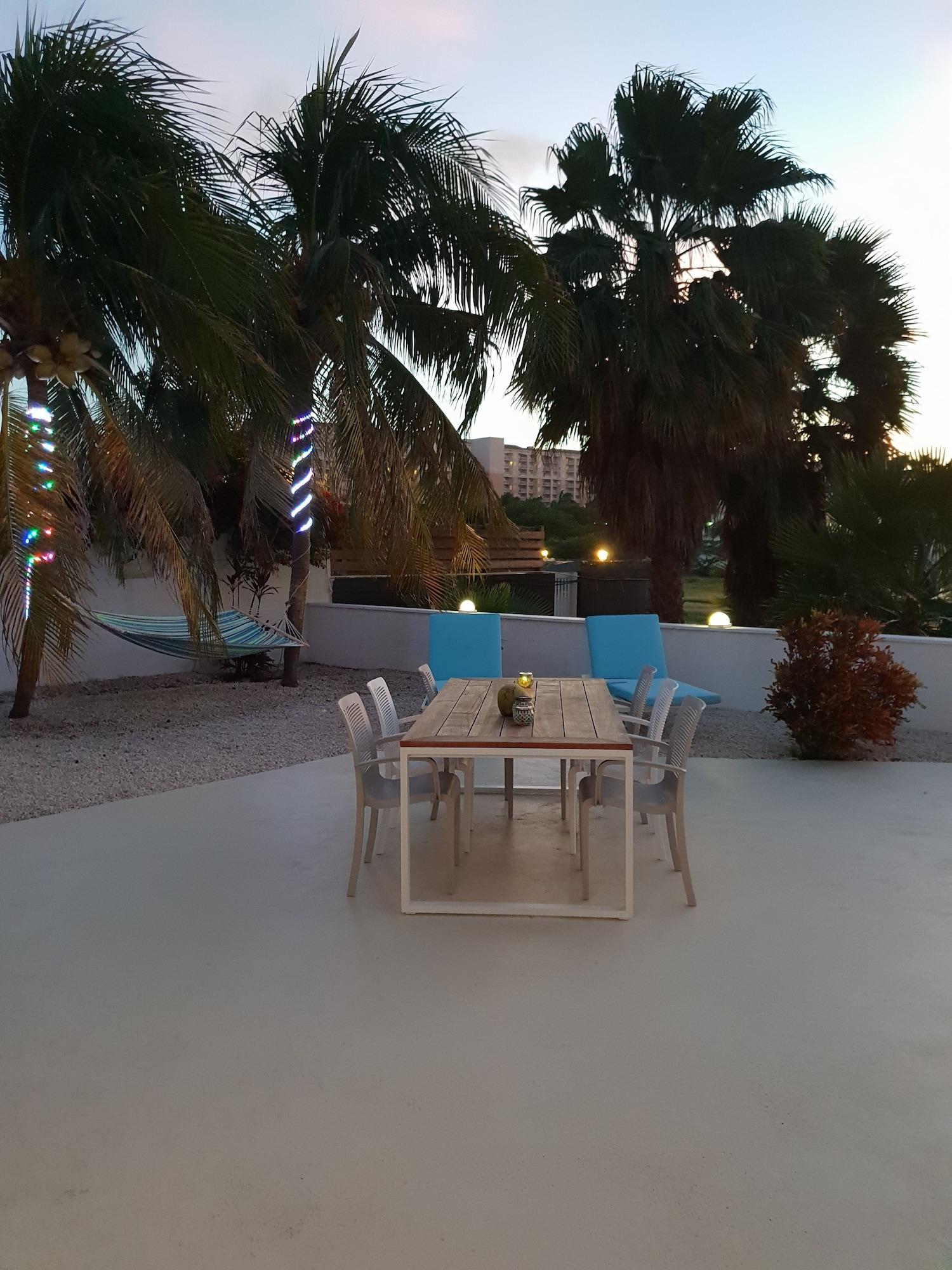 Hotel Karibu Aruba Palm Beach