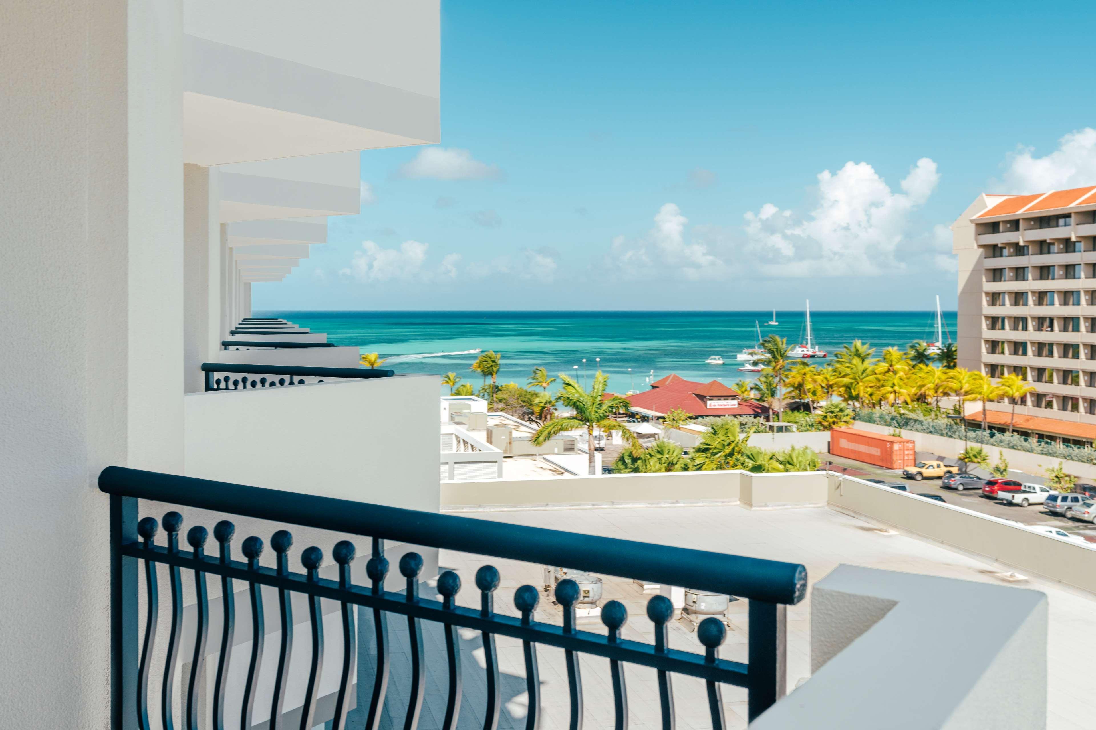 Hilton Aruba Caribbean & Casino 4*