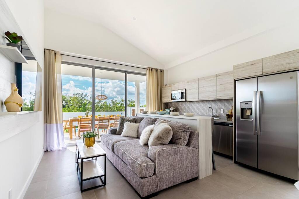 Pousada 3 Bdrm 2 Bath With Private Pool- Azure Residences Palm Beach