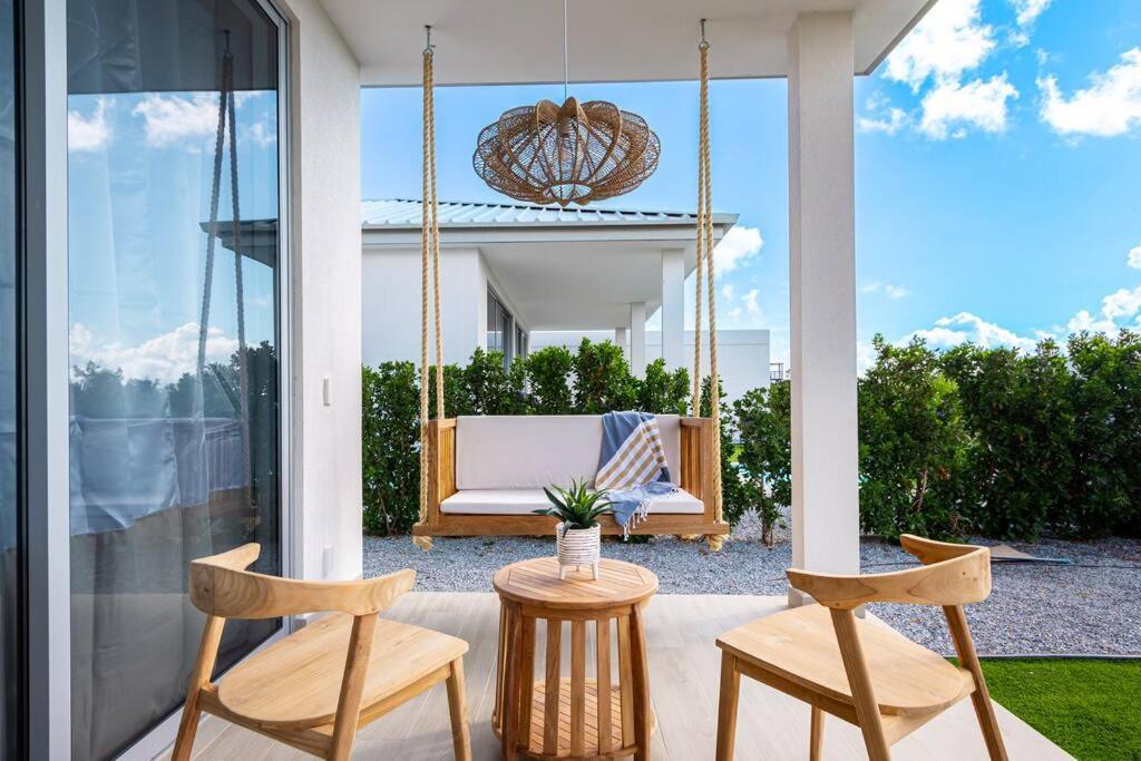 3 Bdrm 2 Bath With Private Pool- Azure Residences Pousada *