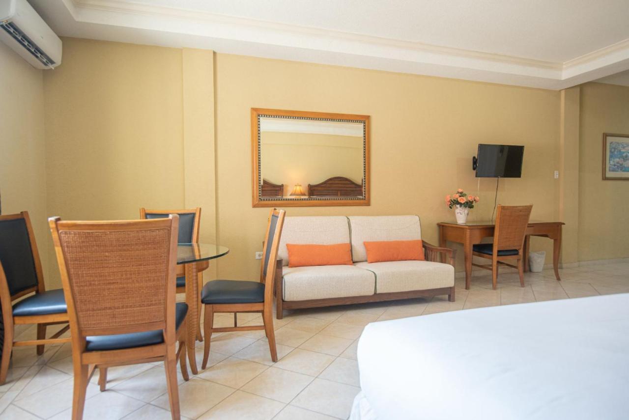 Bay Harbor Luxury 1 Bedroom Oranjestad