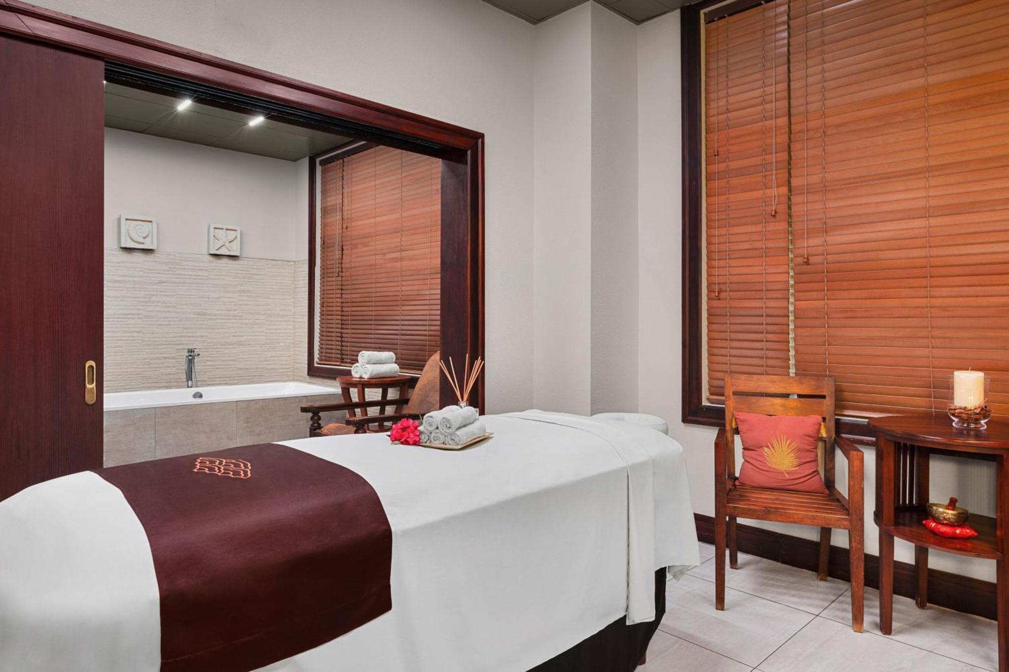 Marriott's Aruba Surf Club Hotel 3*