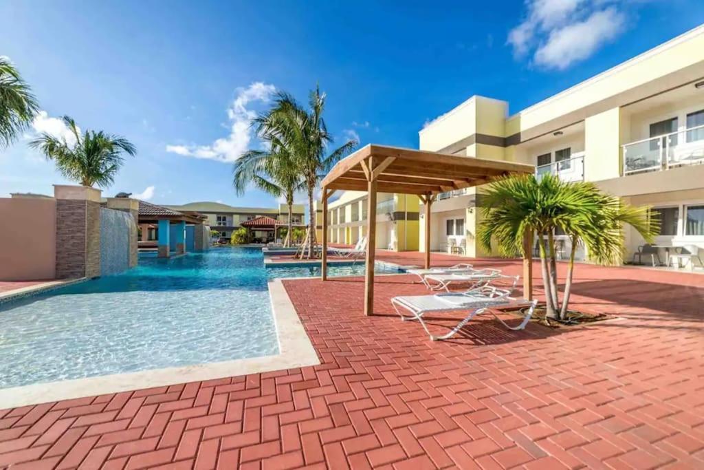 Affordable Family Only 350 Yards From Eagle