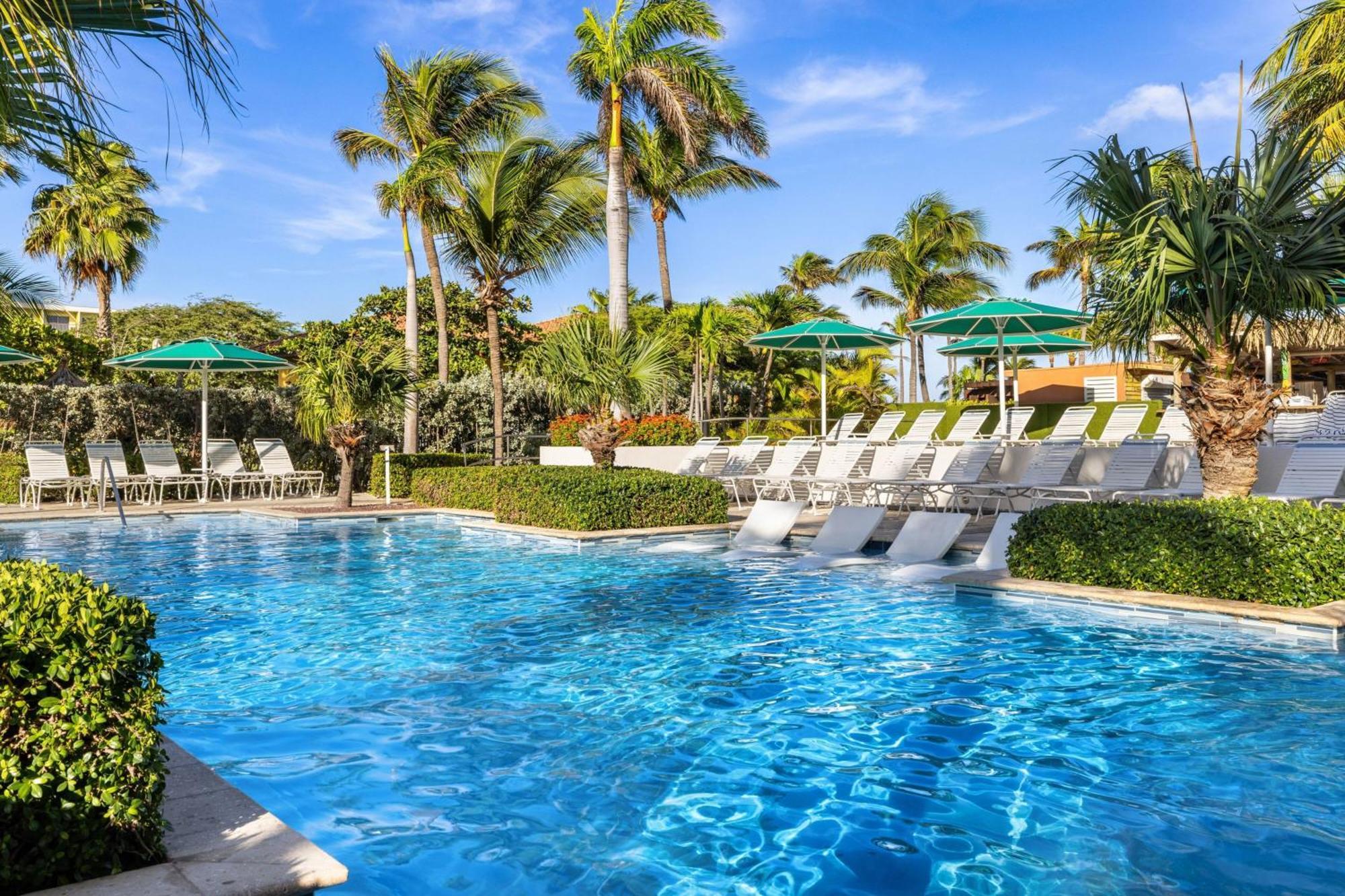 Hotel Marriott's Aruba Surf Club Palm Beach