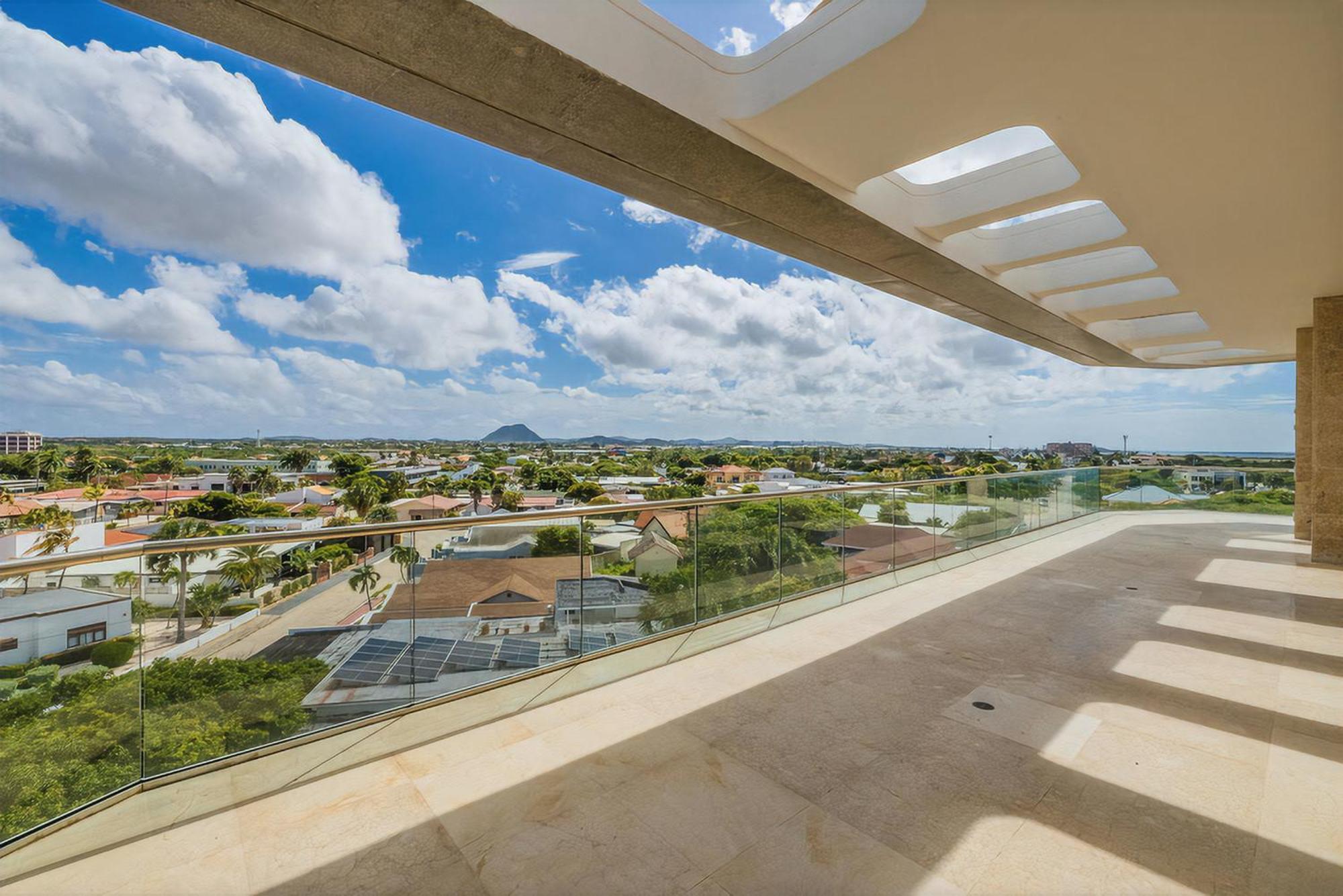 Coral 15: Oceanfront Penthouse With Private Pool And Theater * Oranjestad