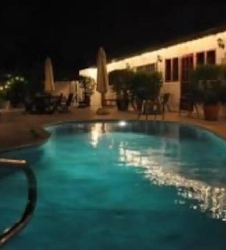 First Day Hotel On Aruba *