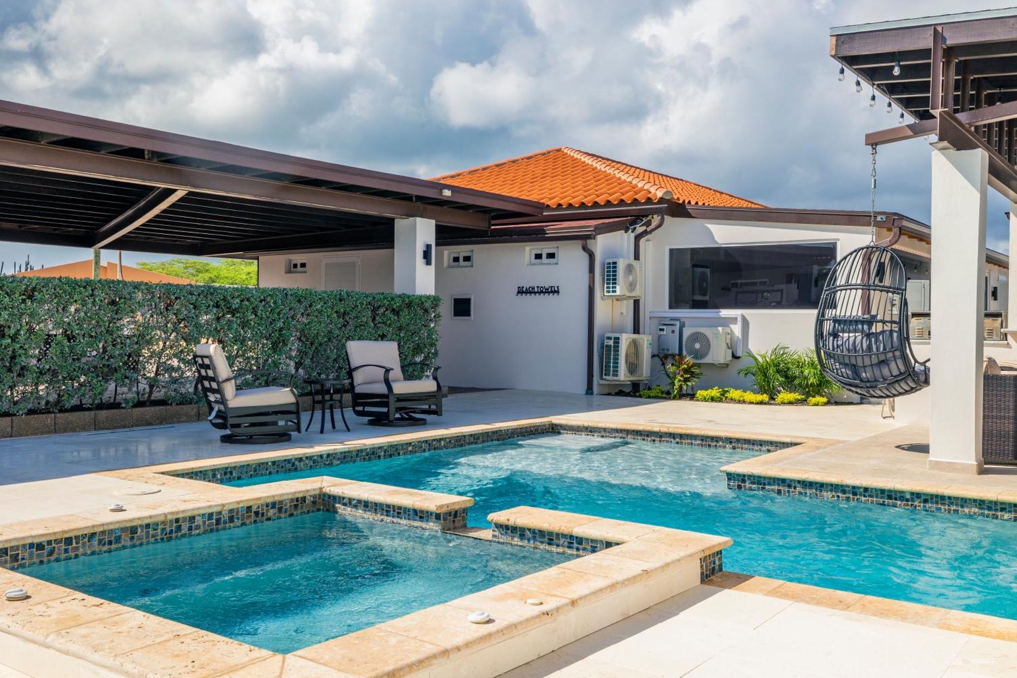 New Tropical Indulgence Sotto Del Sol 7br By Bocobay