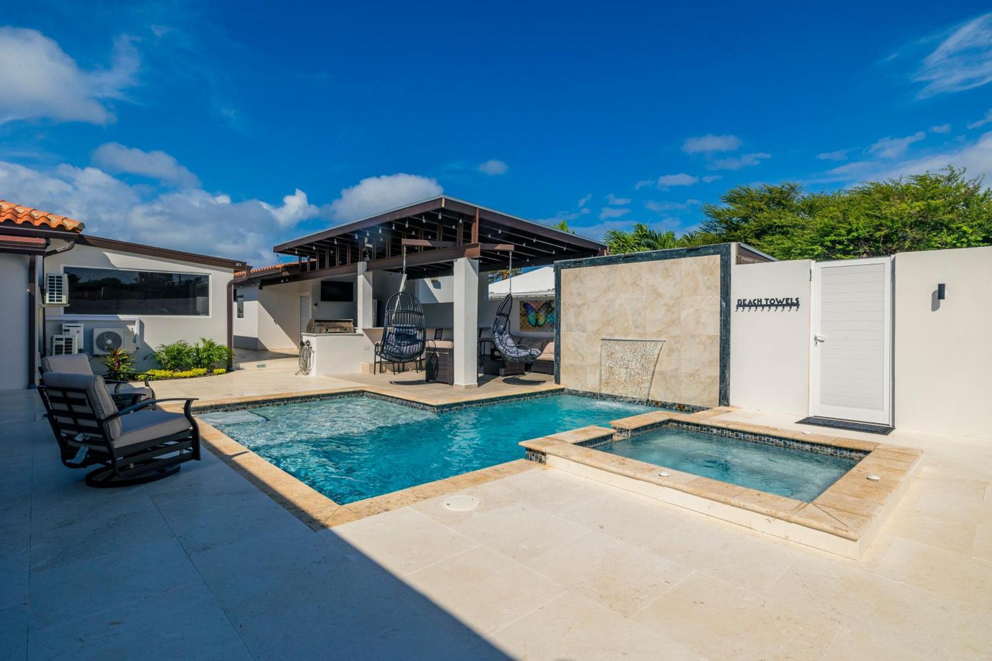 New Tropical Indulgence Sotto Del Sol 7br By Bocobay Villa