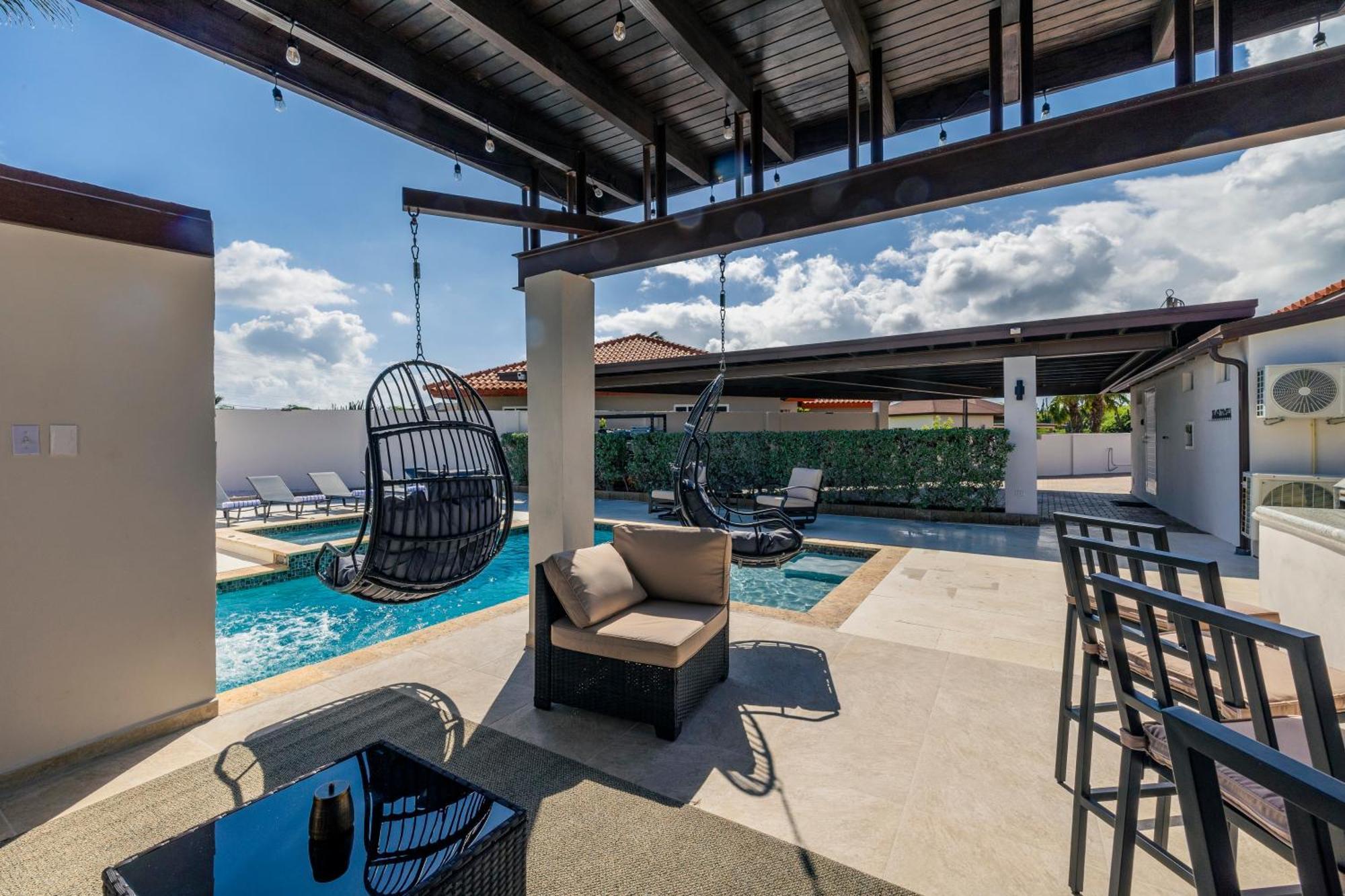 Villa New Tropical Indulgence Sotto Del Sol 7br By Bocobay *