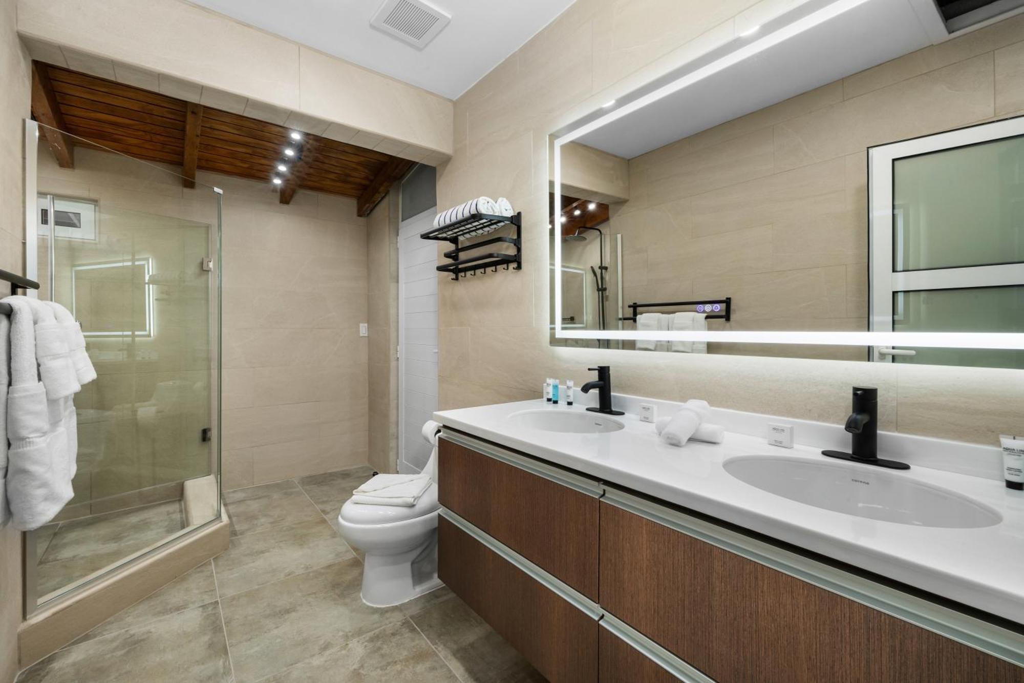 New Tropical Indulgence Sotto Del Sol 7br By Bocobay