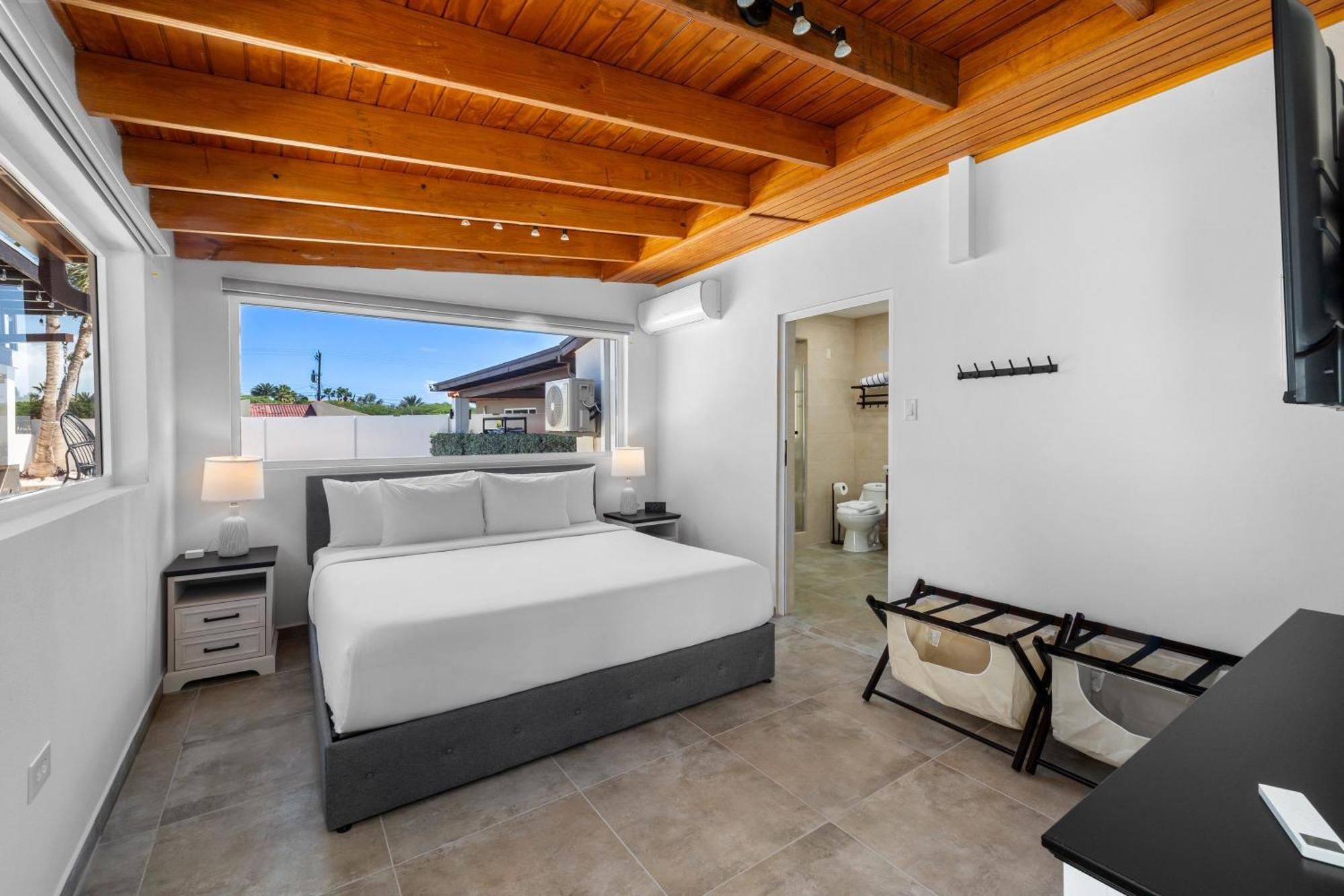 New Tropical Indulgence Sotto Del Sol 7br By Bocobay Villa *