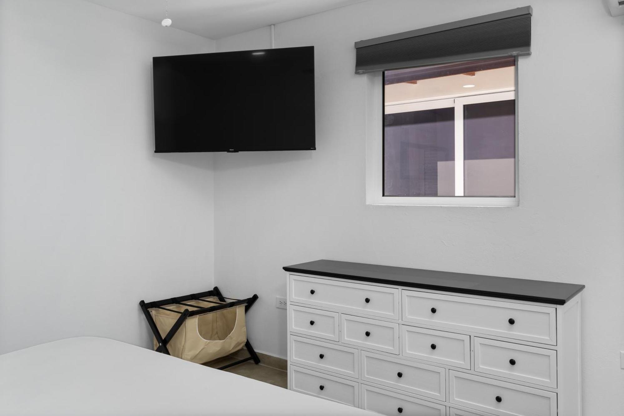 New Tropical Indulgence Sotto Del Sol 7br By Bocobay