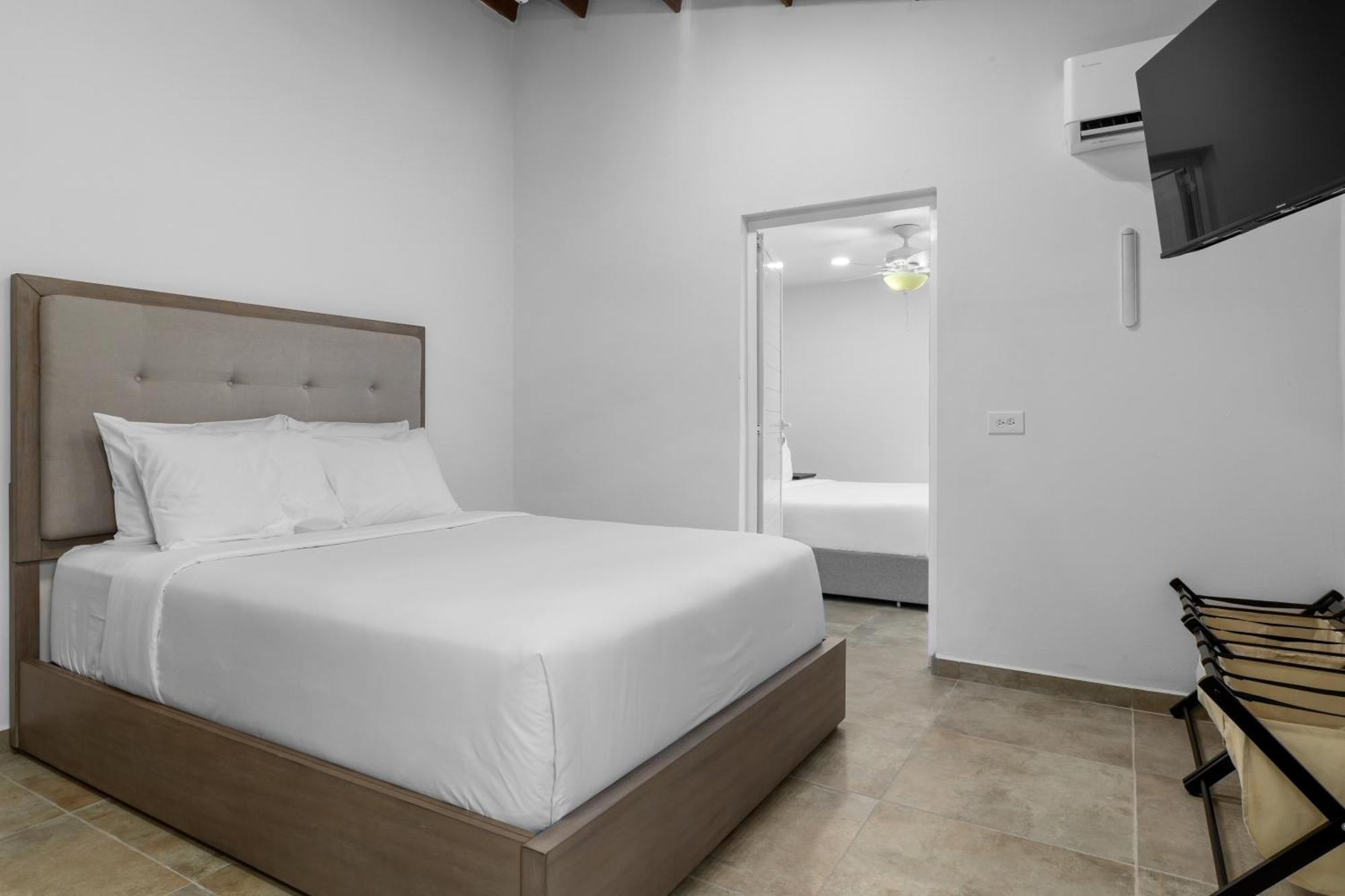 New Tropical Indulgence Sotto Del Sol 7br By Bocobay *