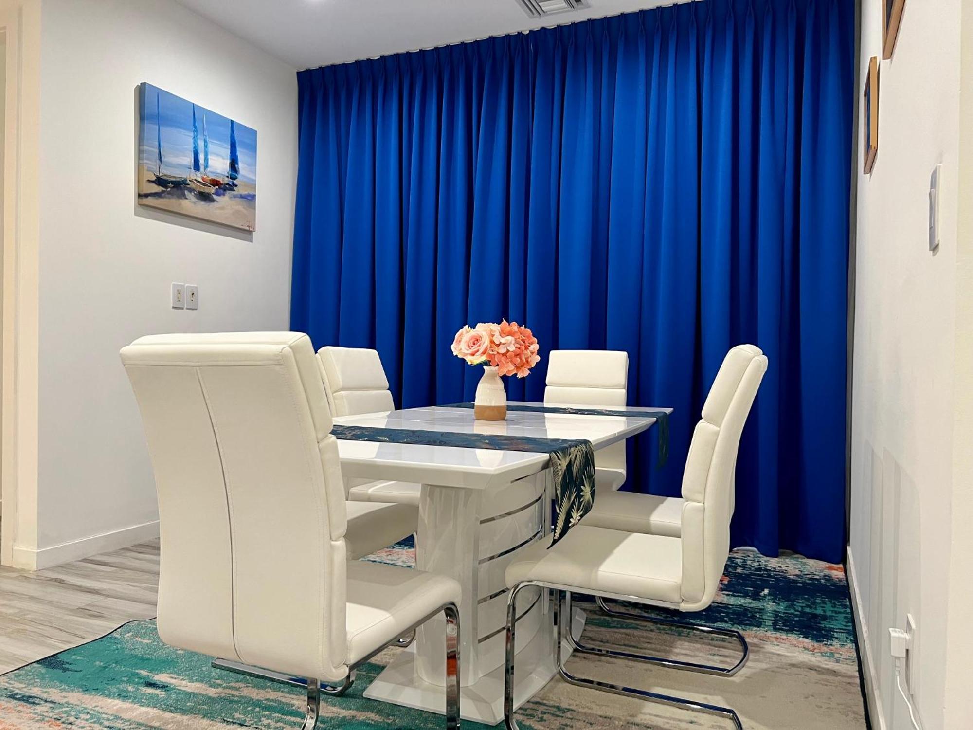 The Cove - Condo Hotel - Palm Beach Strip 5* Palm Beach