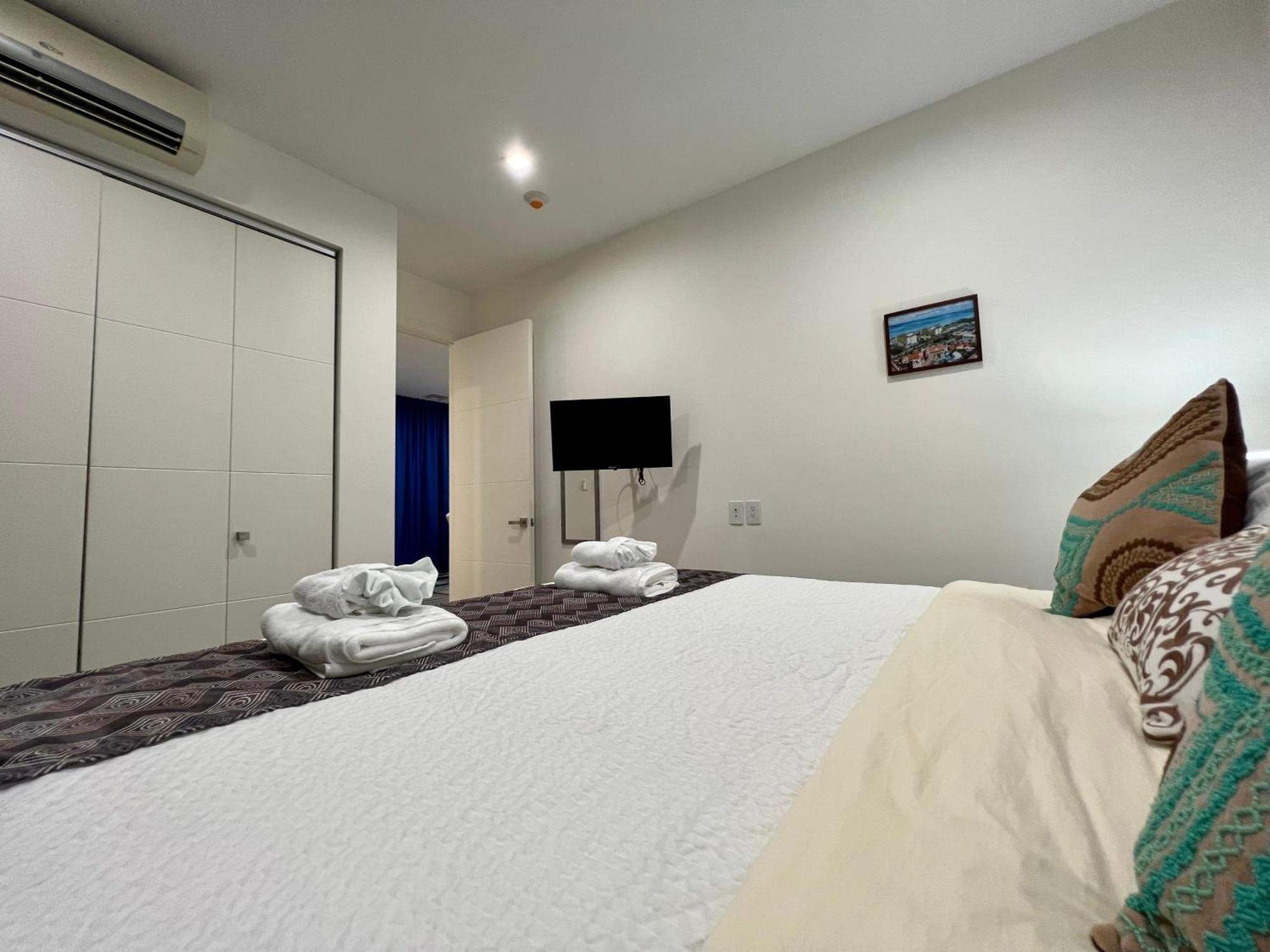 The Cove - Condo Hotel - Palm Beach Strip