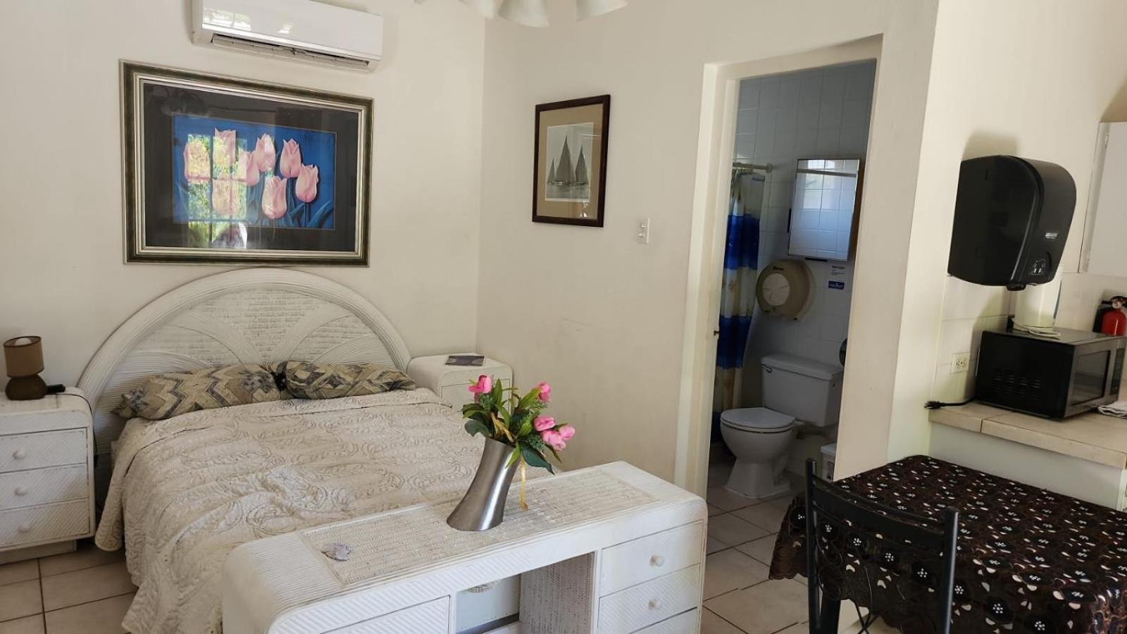 First Day Hotel On Aruba Aparthotel *
