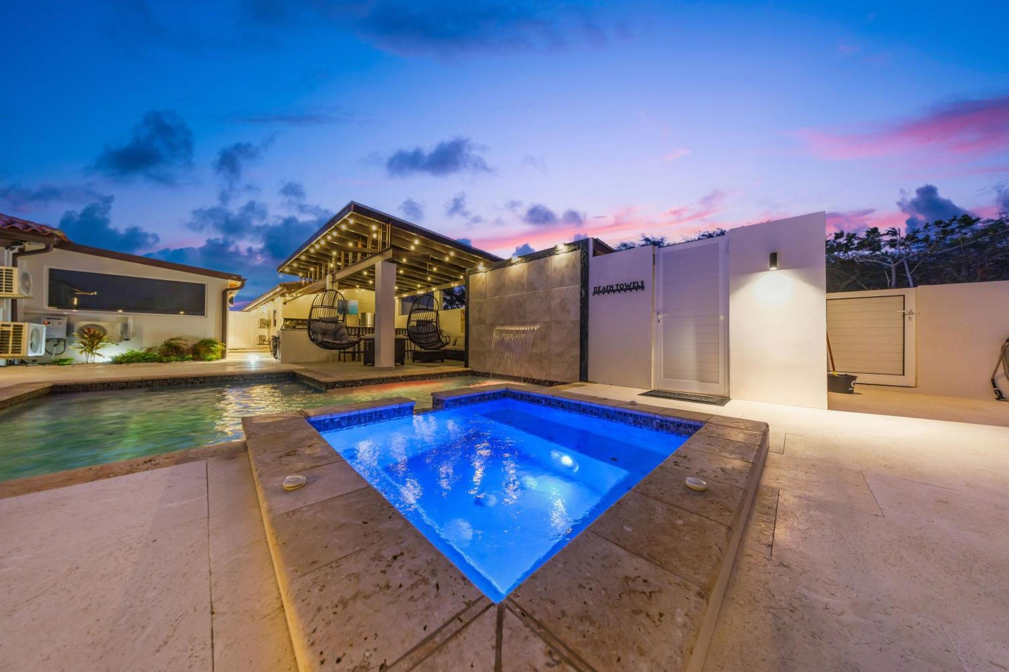 New Tropical Indulgence Sotto Del Sol 7br By Bocobay Villa *