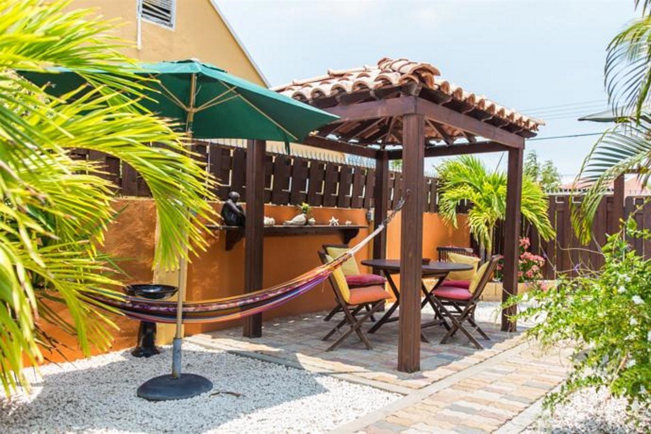 Carinas Studio * Palm Beach