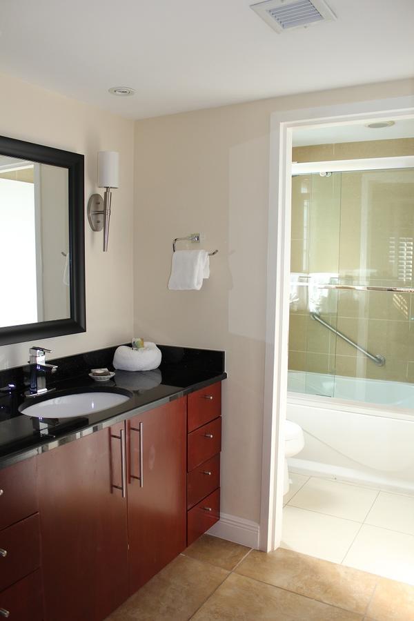 Divi One Bedroom Apartment *