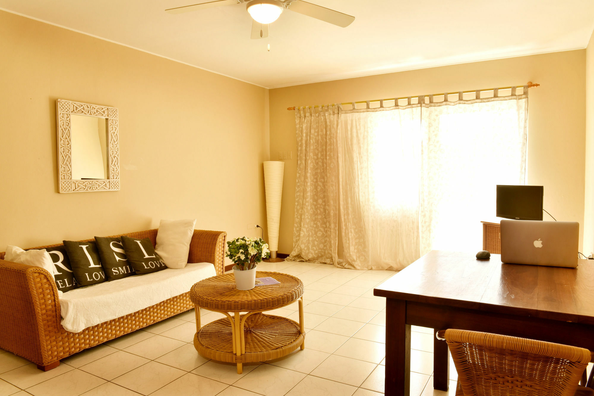 Pega Pega Apartment Oranjestad